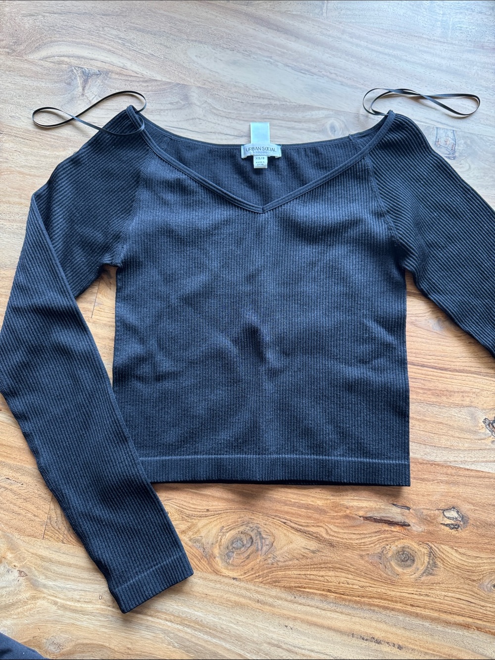 REVOLVE Black Ribbed Long Sleeve V-Neck Top - Picture 3 of 3